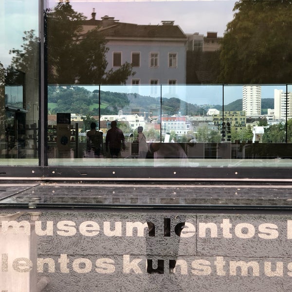 Foto scattata a LENTOS Kunstmuseum da kky0suke il 9/4/2018