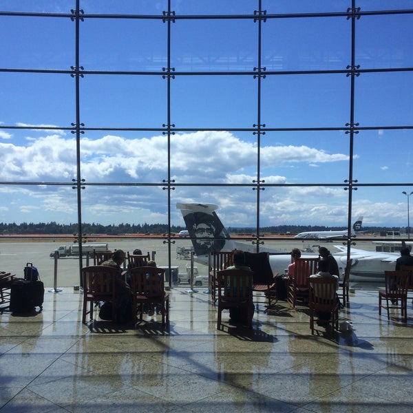 6/19/2015 tarihinde Kohei H.ziyaretçi tarafından Seattle-Tacoma International Airport (SEA)'de çekilen fotoğraf