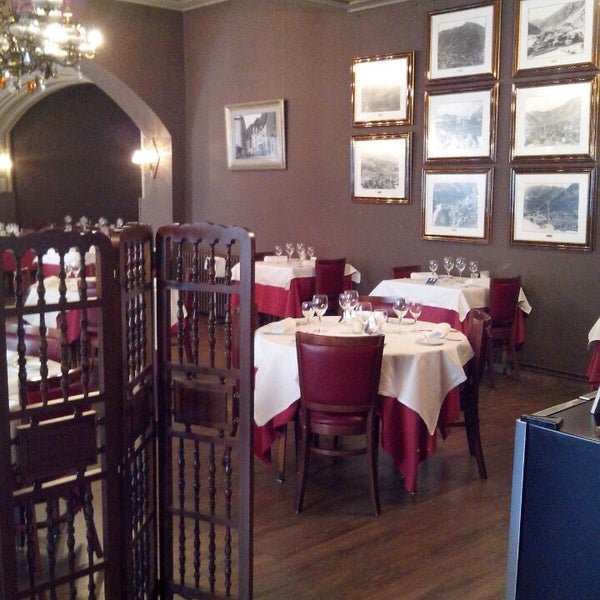 Photo prise au 1940 Restaurant par Miguel P. le3/20/2014