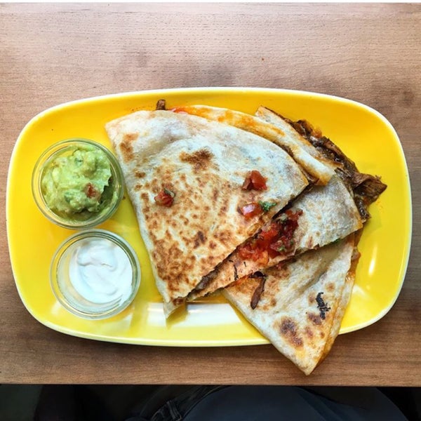 Really enjoyed the beef quesadilla with extra guacamole! Moreover I love the interior with it's vibrant colours!