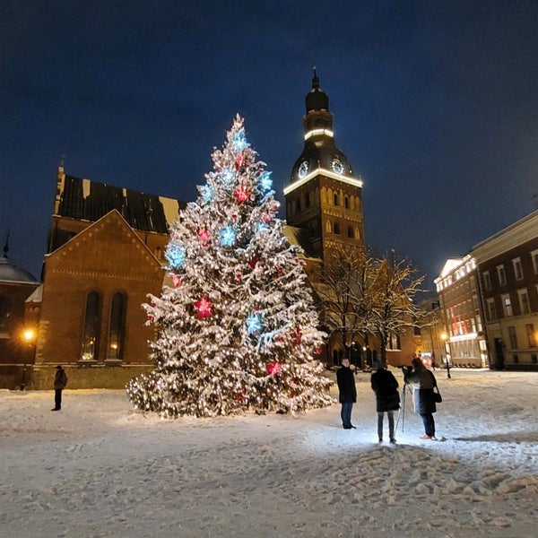 Foto diambil di Rīgas Doms | Riga Cathedral oleh Ginta R. pada 12/22/2021