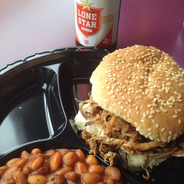 Photo taken at Tennessee&#39;s Real BBQ Real Fast by James B. on 5/3/2014