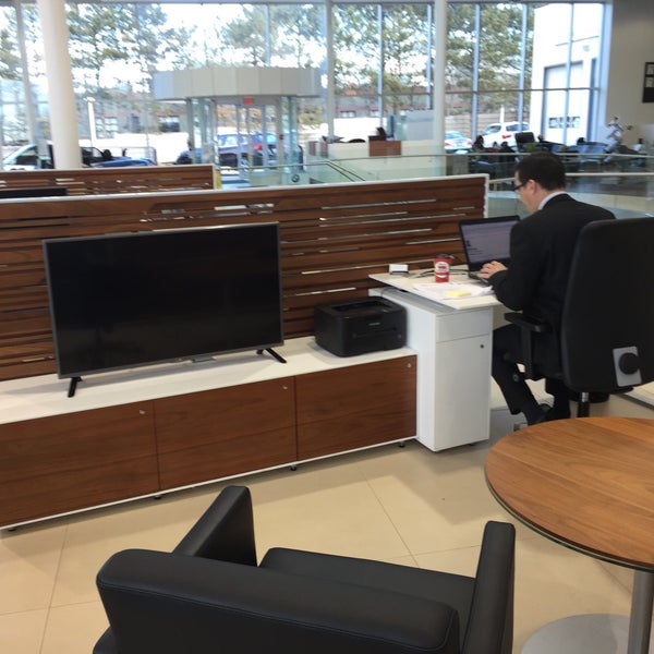 Photos At Parkview Bmw Auto Dealership In Sunnybrook