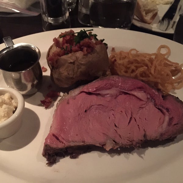 Photo taken at The Keg Steakhouse + Bar - Leslie Street by Rob L. on 12/17/2014