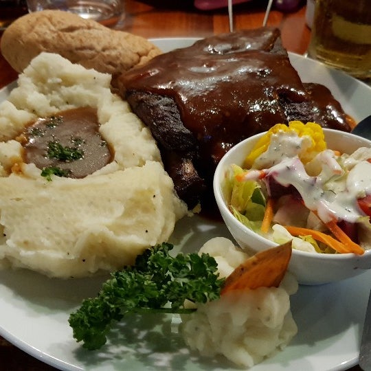 The ribs with mash potato were great. Great atmosphere indeed