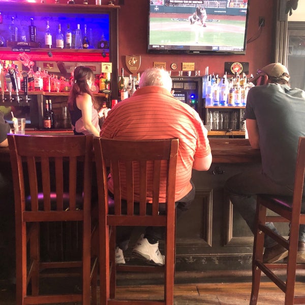 รูปภาพถ่ายที่ Walter&#39;s Bar โดย Jeremiah J. เมื่อ 6/21/2019