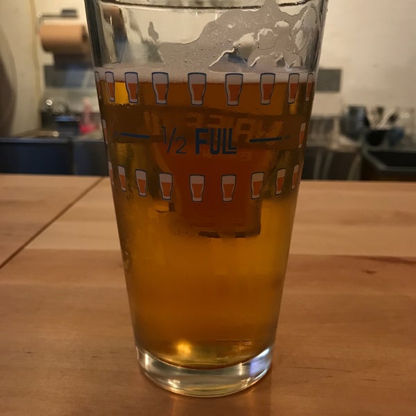 1/21/2017 tarihinde Jeremiah J.ziyaretçi tarafından Half Full Brewery'de çekilen fotoğraf