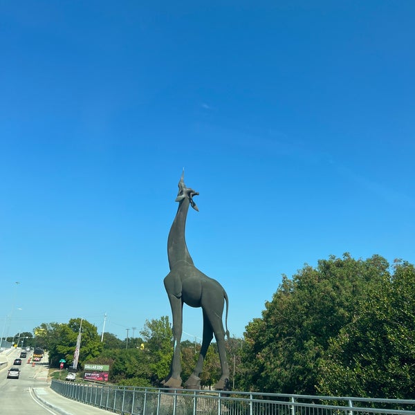 Giraffe Statue - 2 tips from 217 visitors