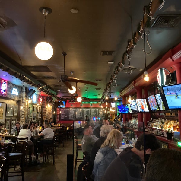 3/12/2021 tarihinde Jeremiah J.ziyaretçi tarafından Grease Burger, Beer and Whiskey Bar'de çekilen fotoğraf
