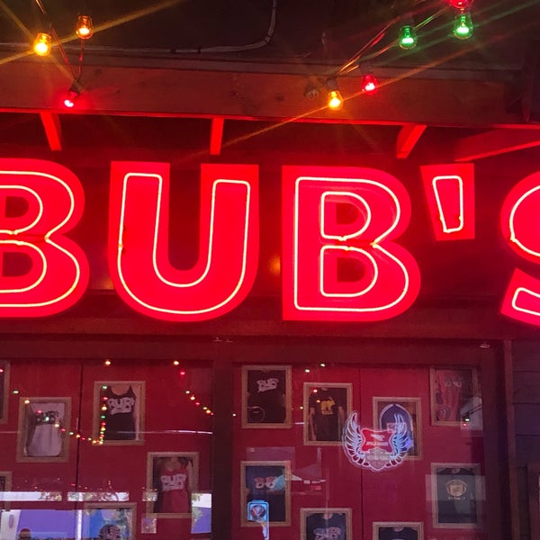 รูปภาพถ่ายที่ Bub&#39;s at the Ballpark โดย Jeremiah J. เมื่อ 6/27/2019