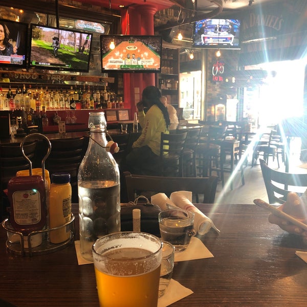 Photo prise au Grease Burger, Beer and Whiskey Bar par Jeremiah J. le1/28/2019