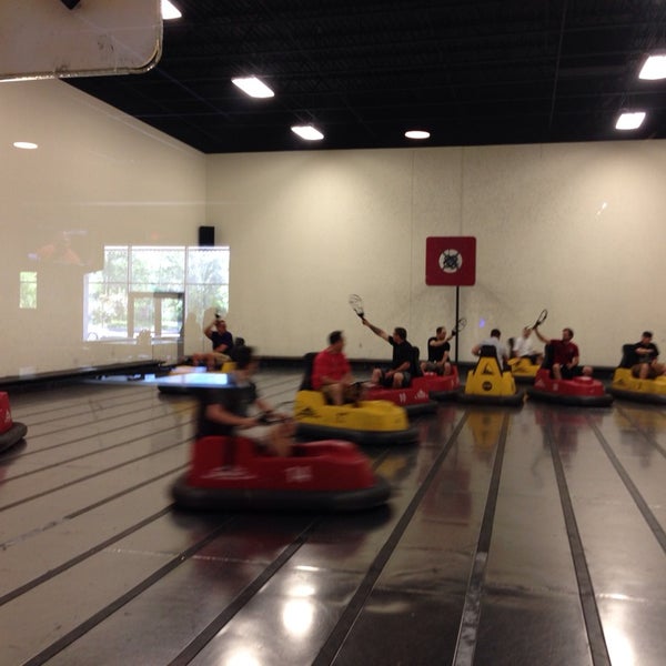 Photo prise au WhirlyBall Twin Cities par Phil F. le6/21/2014