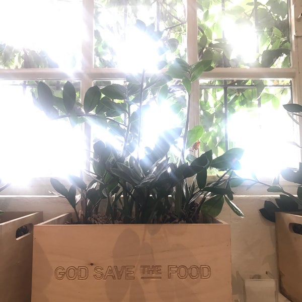 Photo taken at God Save the Food by Sebastien M. on 6/19/2017
