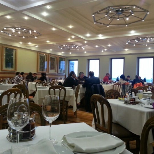 Foto scattata a Sotito&#39;s Restaurant da Valeria S. il 12/19/2012