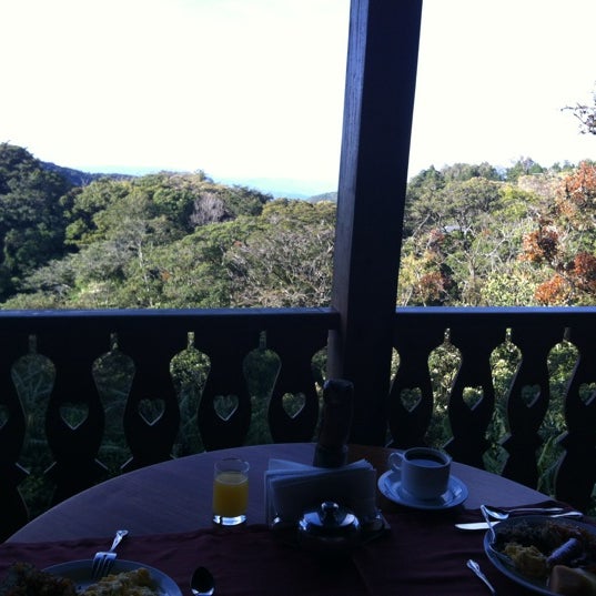 รูปภาพถ่ายที่ Hotel Belmar Monteverde โดย Jared H. เมื่อ 11/16/2012
