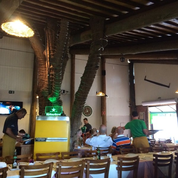 Foto diambil di Restaurante Rancho da Costela oleh Aline L. pada 3/23/2014