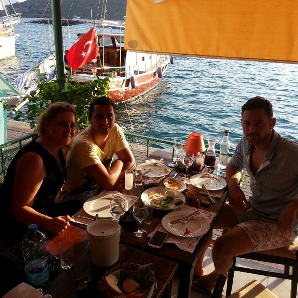 8/23/2013 tarihinde Gokce O.ziyaretçi tarafından Buena Vista Restaurant &amp; Hotel Bozburun'de çekilen fotoğraf