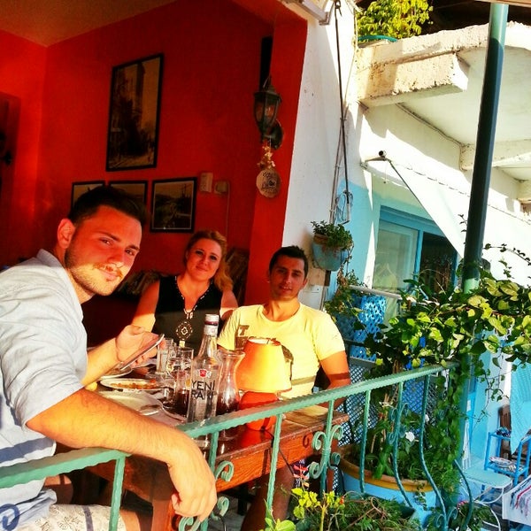 8/16/2013 tarihinde Gokce O.ziyaretçi tarafından Buena Vista Restaurant &amp; Hotel Bozburun'de çekilen fotoğraf