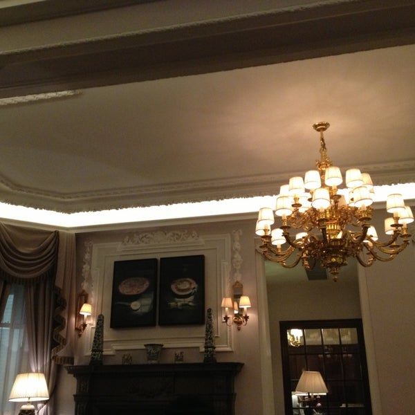 Das Foto wurde bei The Stafford London Hotel von Rana A. am 8/17/2013 aufgenommen