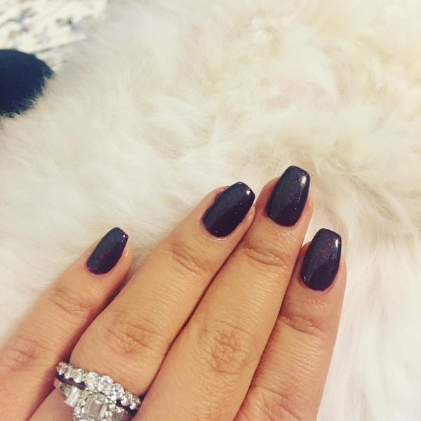 Зиффи нейл курск. Zara nails. Zara nails. Zara nails. Zara лак для ногтей.
