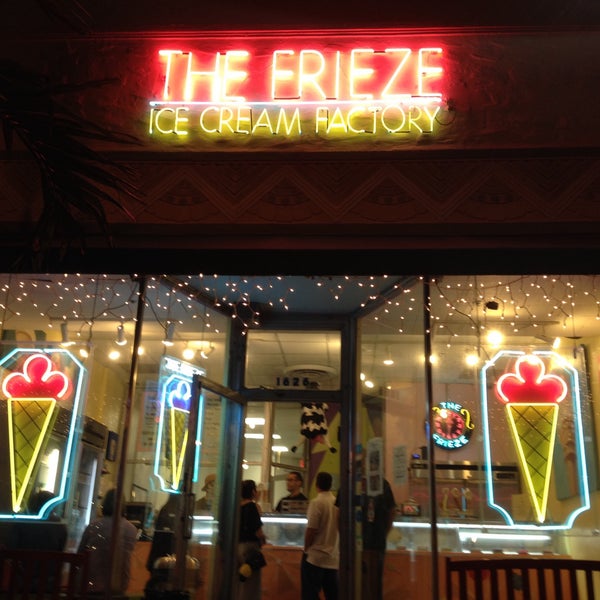 Снимок сделан в The Frieze Ice Cream Factory пользователем Sam S. 12/28/2015