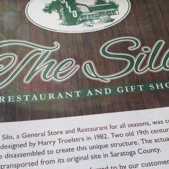 Foto scattata a The Silo Restaurant and Country Store da Rachel S. il 5/31/2014