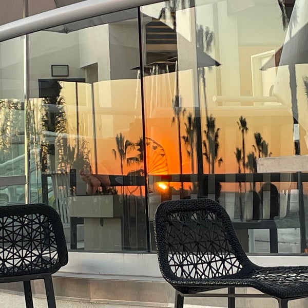 รูปภาพถ่ายที่ Loews Santa Monica Beach Hotel โดย Nancy J. เมื่อ 2/19/2022