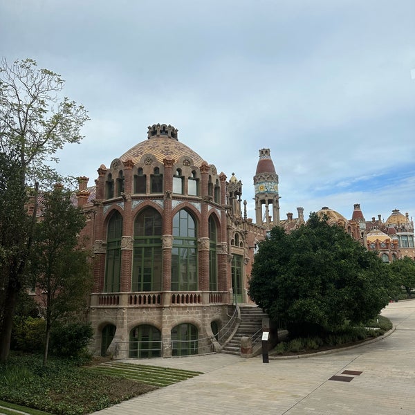 Снимок сделан в Sant Pau Recinte Modernista пользователем Nancy J. 9/20/2023