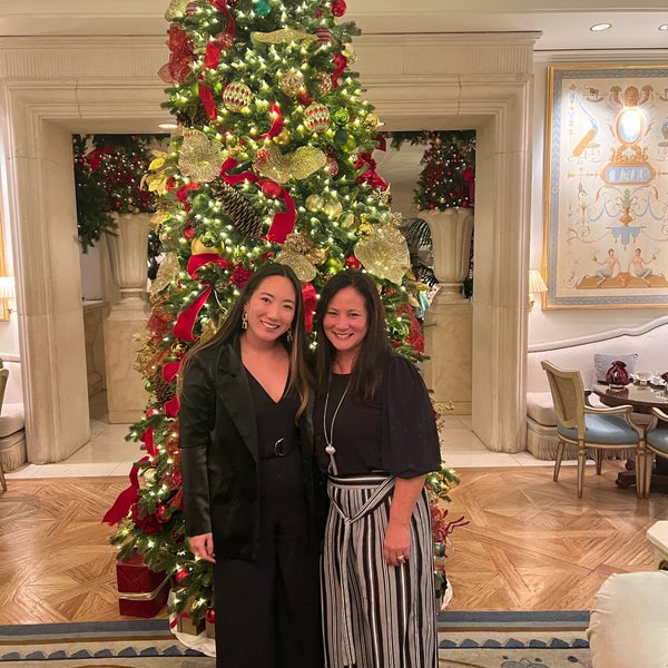 Photo taken at The Peninsula Beverly Hills by Kathie Y. on 12/23/2022