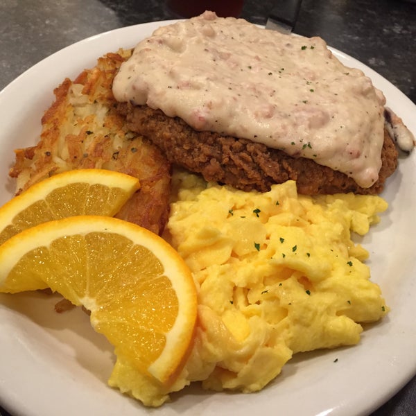 Снимок сделан в Mr. Mamas Breakfast and Lunch пользователем Michael C. 12/22/2015