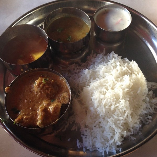 Foto diambil di All India Cafe oleh Eric M. pada 5/31/2014