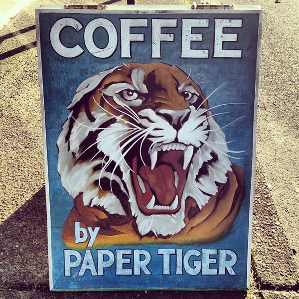 11/15/2012 tarihinde Steve G.ziyaretçi tarafından Paper Tiger Coffee Roasters'de çekilen fotoğraf