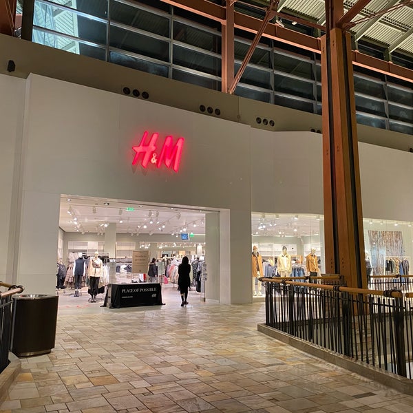 H&M - Clothing Store in Farmington