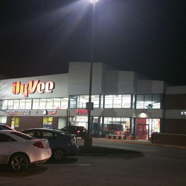 Photo taken at Hy-Vee by Nathan B. on 11/9/2014