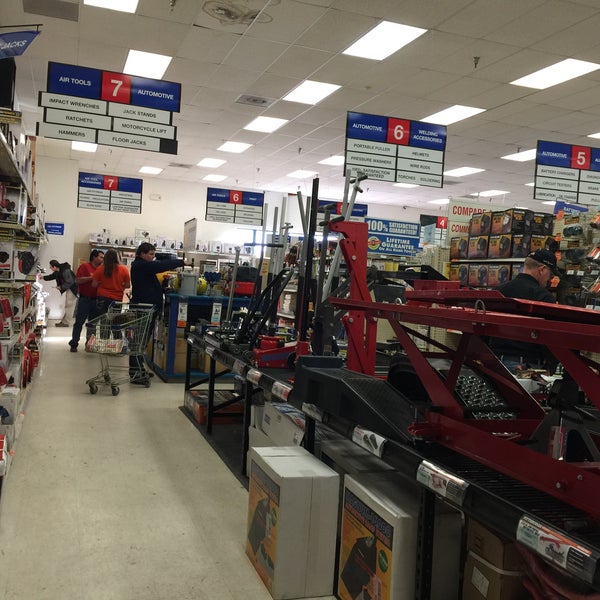 Harbor Freight Tools Hardware Store in Des Moines