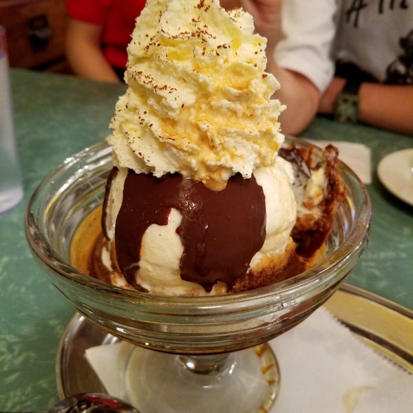 Photo taken at Brooklyn Farmacy &amp; Soda Fountain by Kino on 8/31/2018