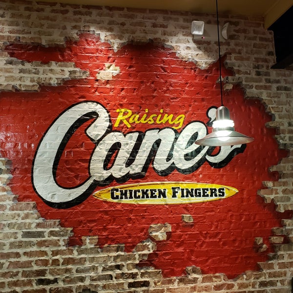 Photo taken at Raising Cane&#39;s Chicken Fingers by Kino on 12/21/2018