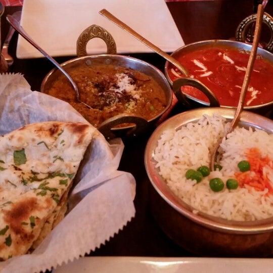 Ruchi is hands down the best Indian restaurant in FiDi.  All North Indian dishes are 50% off during lunch.  Their Butter Chicken, Chicken Tikka Masala, Eggplant Bartha, & Garlic Naan are delicious.