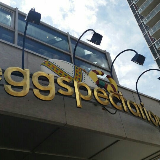 Foto scattata a Eggspectation Ottawa da Kino il 5/31/2016
