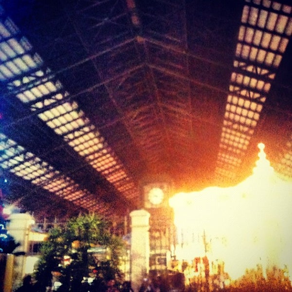 รูปภาพถ่ายที่ Mall Paseo Arauco Estación โดย Miguel Angel F. เมื่อ 12/1/2012