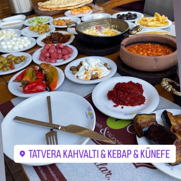 Снимок сделан в Tatvera Kahvaltı &amp; Künefe пользователем Ünal K. 10/16/2022