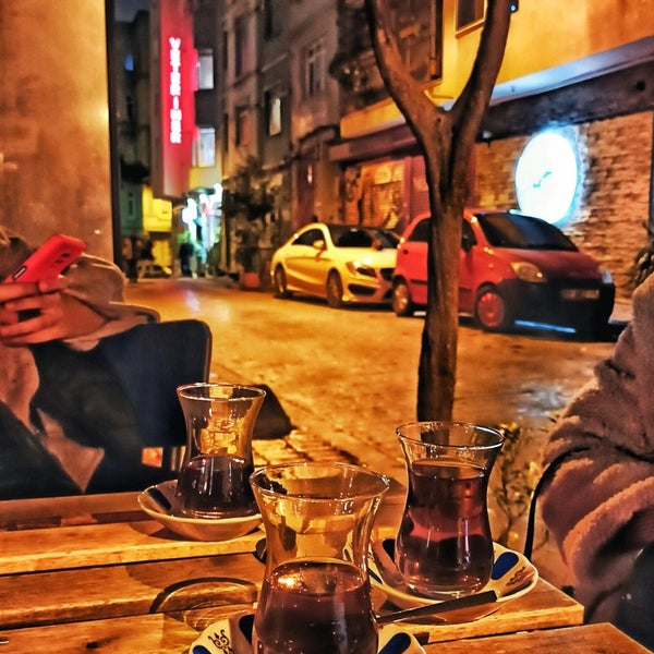 Foto scattata a Tea or Coffee da Ömer Y. il 11/7/2020