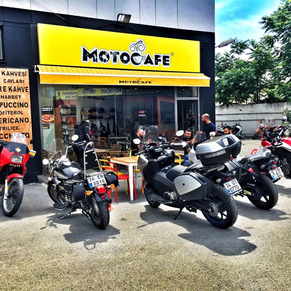 Foto tomada en Moto Cafe  por Ömer Y. el 5/24/2016