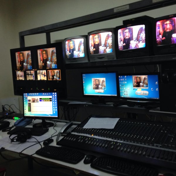 4/17/2014에 Ezgi A.님이 SKY TV - SKY Radyo에서 찍은 사진