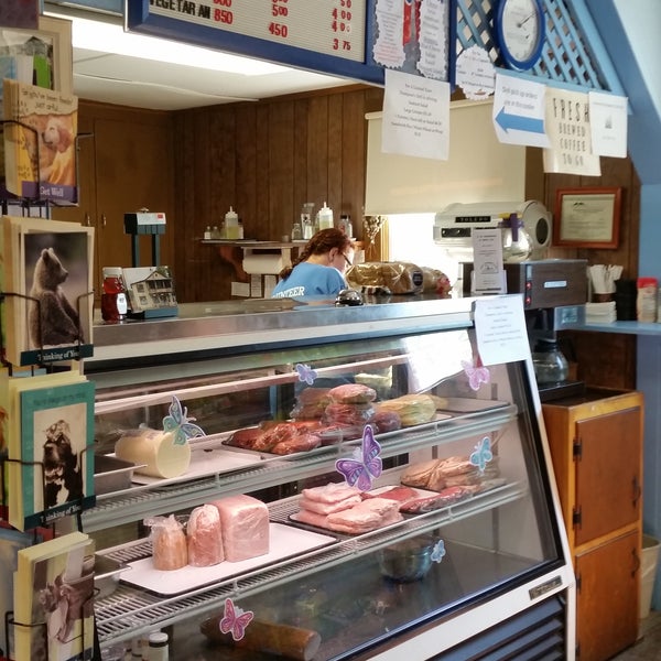 G.M. Thompson and Sons, Inc Pet Supplies Store in Mansfield Depot