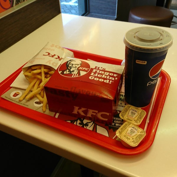Photo taken at KFC by André D. on 12/9/2017