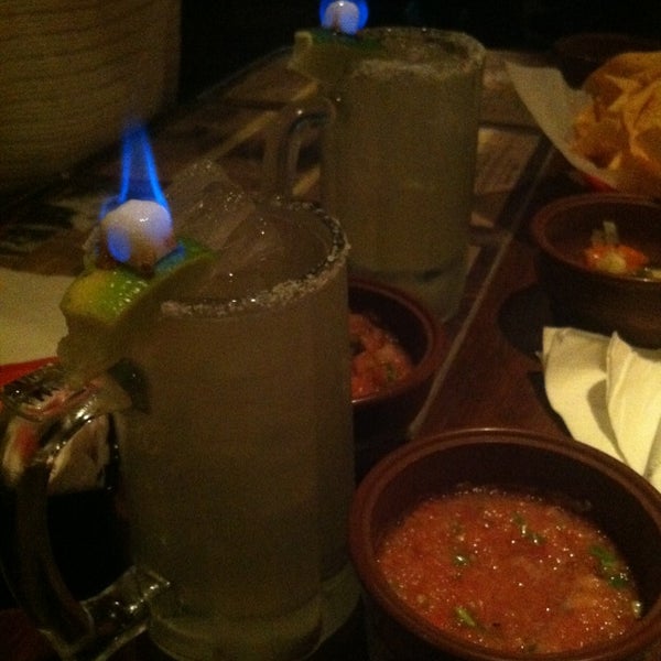 Foto diambil di La Familia Mexican Restaurant oleh Lucerito N. pada 12/19/2013