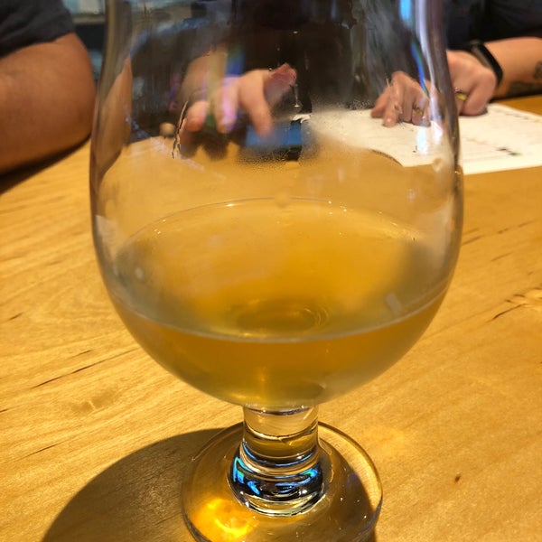 Photo taken at Draft Taproom by Jen M. on 6/30/2018