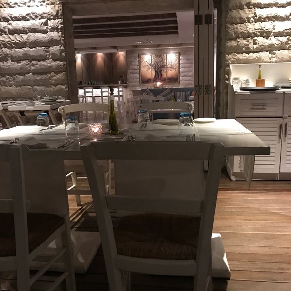 9/25/2017 tarihinde Mohdmz🇦🇪 M.ziyaretçi tarafından Elia Greek Restaurant'de çekilen fotoğraf