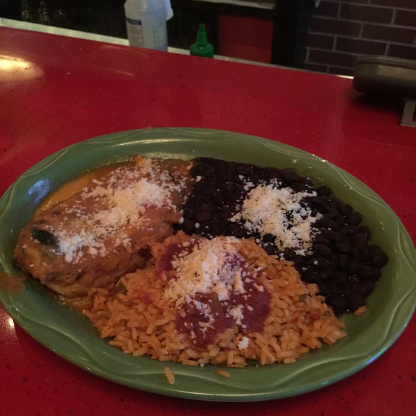 Das Foto wurde bei Poco&#39;s Mexican-American Restaurant, Bar &amp; Comedy Cabaret von Christopher D. am 4/1/2015 aufgenommen